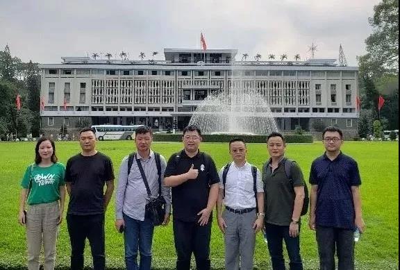 世騰控股董事長(zhǎng)，副董事長(zhǎng)一行赴越南考察調(diào)研