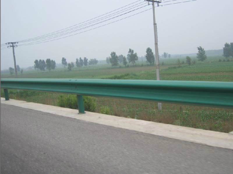 道路護欄有哪些優(yōu)勢？
